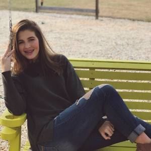 Meet your Posher, Carmen